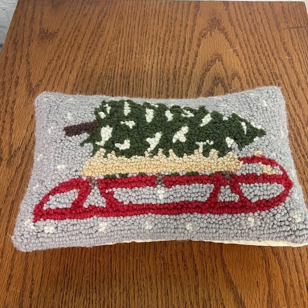 PEKING HANDICRAFT Hooked wool candy cane/holly & Sleigh/tree pillows set of 2